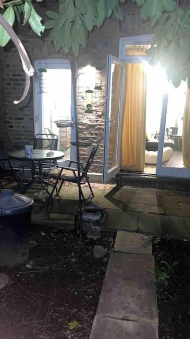 Deluxe Garden Apartment London Exterior foto